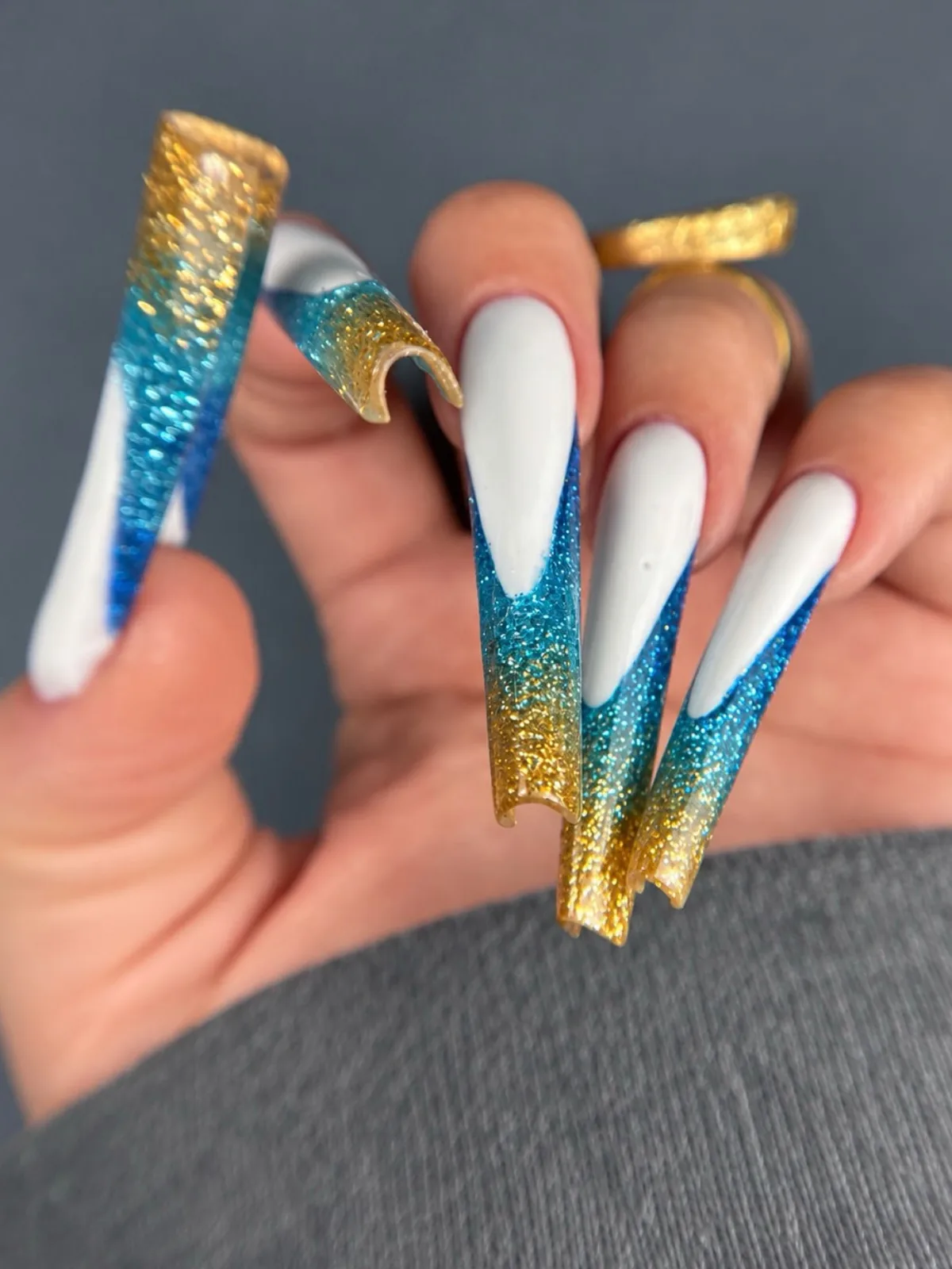 Plavo-Zlatni Glitter Ombre — Duga Forma